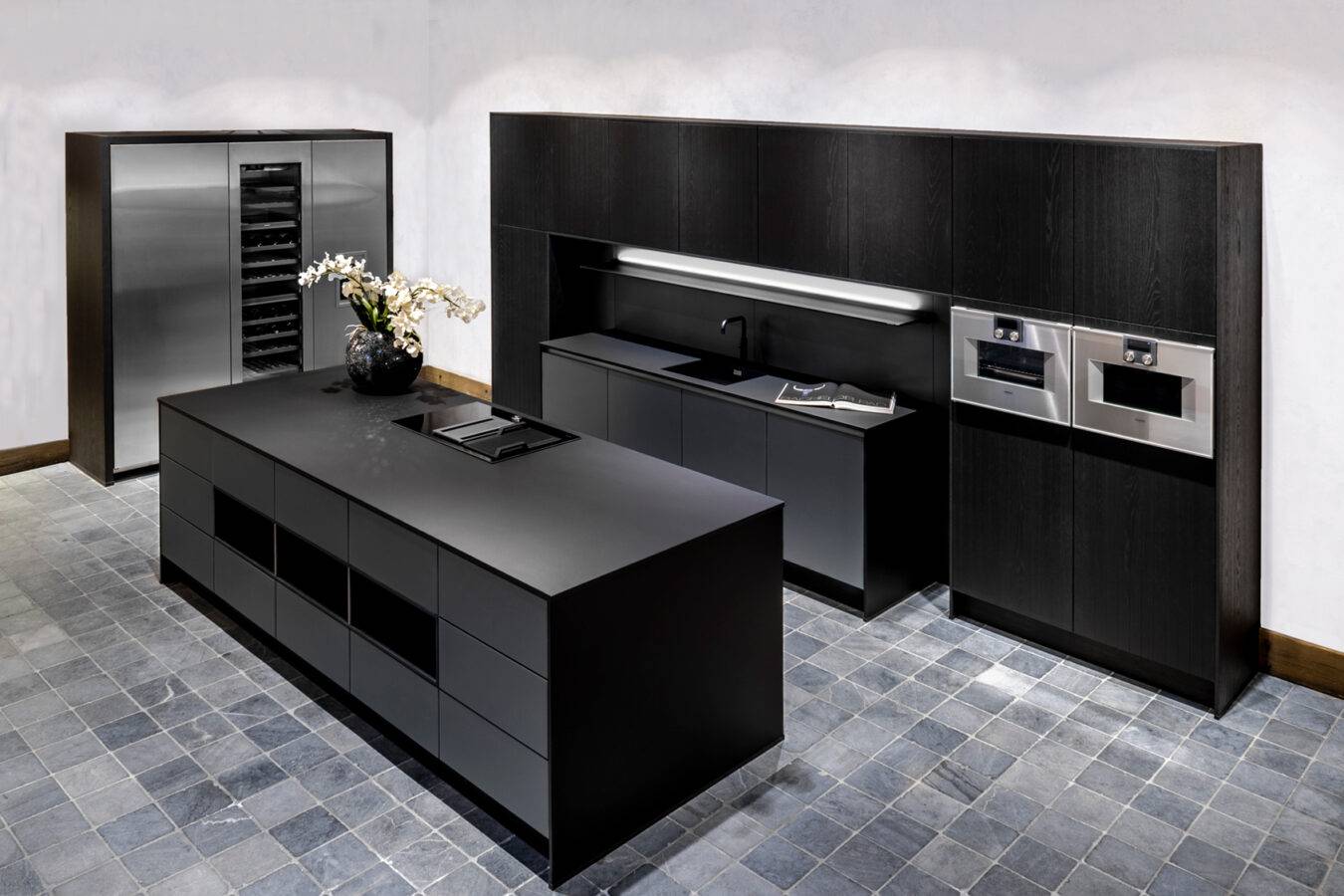 Een luxe houten keuken zwart